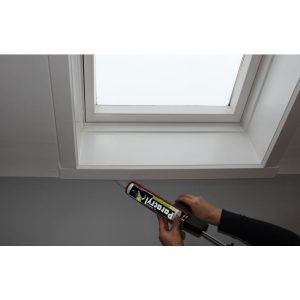 Sellando una ventana con Paracryl de DL Chemicals